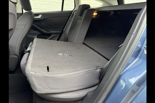 Ford FOCUS Wagon 1.0 EcoBoost Adaptive cruise Full LED Climate control Keyless Navi Winterpack Apple / Android B&O