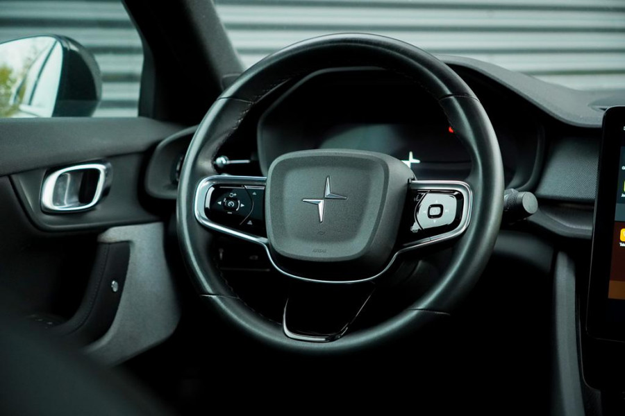 Polestar 2 Long Range Dual Motor Launch Edition 78kWh / Glasdak / BLIS / Trekhaak / Incl BTW