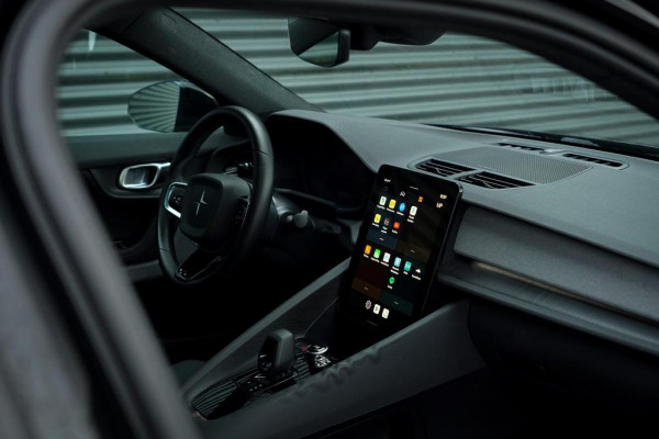 Polestar 2 Long Range Dual Motor Launch Edition 78kWh / Glasdak / BLIS / Trekhaak / Incl BTW