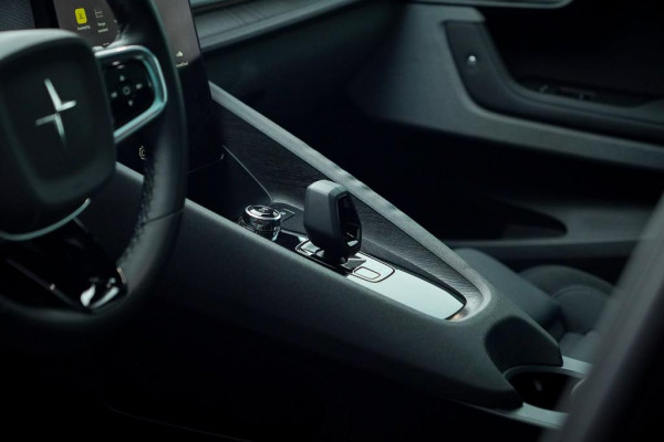 Polestar 2 Long Range Dual Motor Launch Edition 78kWh / Glasdak / BLIS / Trekhaak / Incl BTW