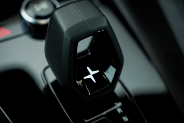 Polestar 2 Long Range Dual Motor Launch Edition 78kWh / Glasdak / BLIS / Trekhaak / Incl BTW