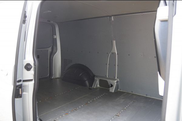 Volkswagen Transporter 2.0 TDI L2 3-ZITS, AUT. LED, CAMERA, CRUISE, CARPLAY, BUMPERS IN KLEUR