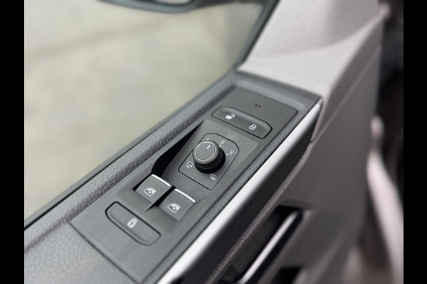 Volkswagen Transporter 2.0 TDI L2H1 30 DC DUBBEL CABINE / VIRTUAL COCKPIT / AUTOMAAT / CARPLAY / BULLI