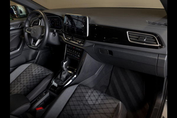 Volkswagen T-Roc 1.5 TSI R-Line Edition / 150pk / Panorama dak / Beats / Stoel en stuur verwarming /