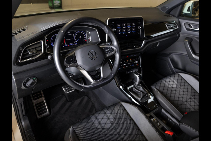 Volkswagen T-Roc 1.5 TSI R-Line Edition / 150pk / Panorama dak / Beats / Stoel en stuur verwarming /