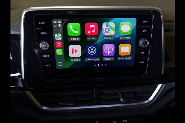 Volkswagen T-Roc 1.5 TSI R-Line Edition / 150pk / Panorama dak / Beats / Stoel en stuur verwarming /