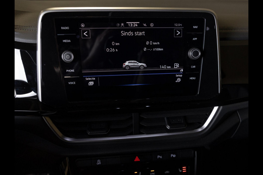 Volkswagen T-Roc 1.5 TSI R-Line Edition / 150pk / Panorama dak / Beats / Stoel en stuur verwarming /