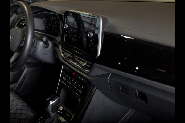 Volkswagen T-Roc 1.5 TSI R-Line Edition / 150pk / Panorama dak / Beats / Stoel en stuur verwarming /