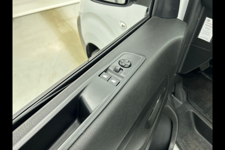 Opel Vivaro 145PK L3 Edition Automaat Airco Navi Trekhaak Airco Cruise Control Trekhaak Side-bars