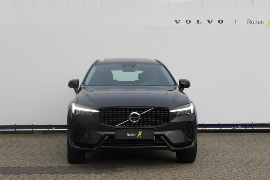 Volvo XC60 T6 350PK Automaat Plug-in hybrid AWD Ultra Dark Head-up display / Semi elektrisch wegklapbare trekhaak / Panoramisch schuif-kanteldak / Harman Kardon audio