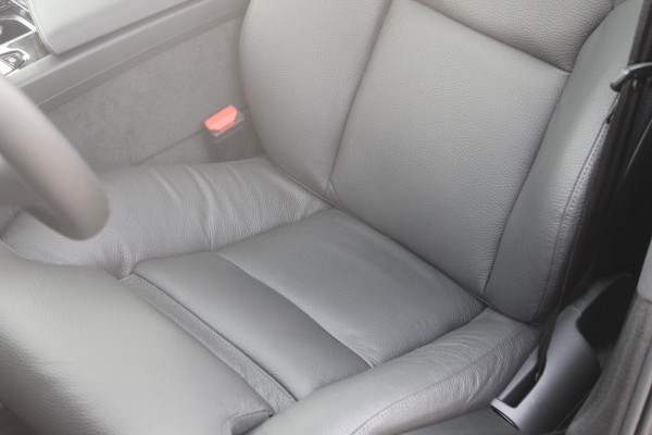 Volvo XC60 T6 350PK Automaat Plug-in hybrid AWD Ultra Dark Head-up display / Semi elektrisch wegklapbare trekhaak / Panoramisch schuif-kanteldak / Harman Kardon audio