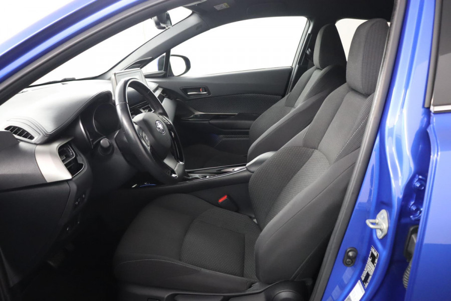 Toyota C-HR 1.8 Hybrid Style|ACC|Stoelverwarming|Camera|Trekhaak|18"