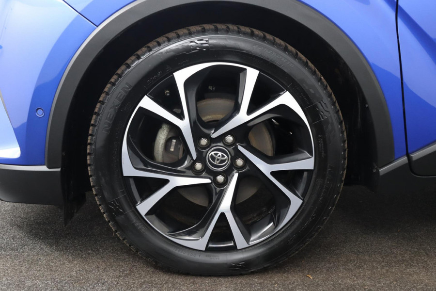 Toyota C-HR 1.8 Hybrid Style|ACC|Stoelverwarming|Camera|Trekhaak|18"