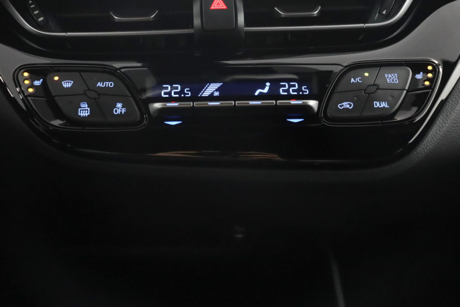 Toyota C-HR 1.8 Hybrid Style|ACC|Stoelverwarming|Camera|Trekhaak|18"