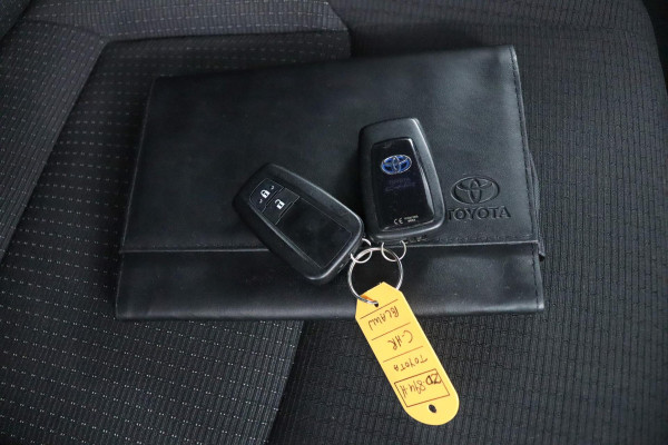 Toyota C-HR 1.8 Hybrid Style|ACC|Stoelverwarming|Camera|Trekhaak|18"