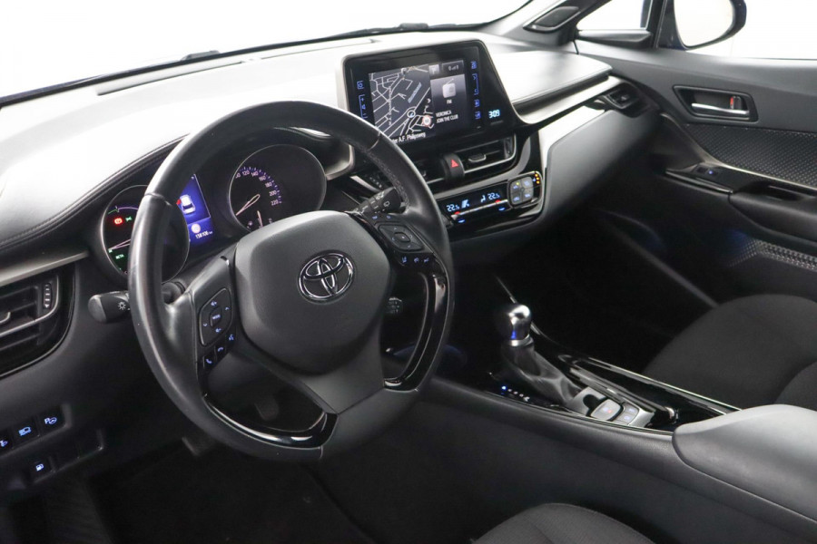 Toyota C-HR 1.8 Hybrid Style|ACC|Stoelverwarming|Camera|Trekhaak|18"
