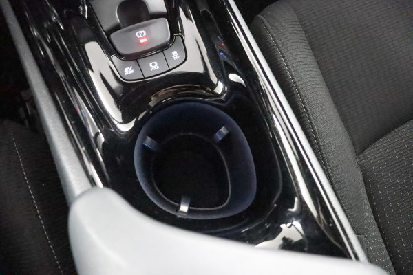 Toyota C-HR 1.8 Hybrid Style|ACC|Stoelverwarming|Camera|Trekhaak|18"