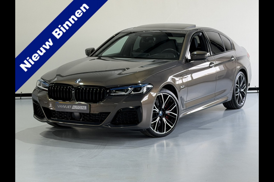 BMW 5 Serie 530e M SPORT EDITION PLUS Schuifdak / Head Up / Leder  / Laser