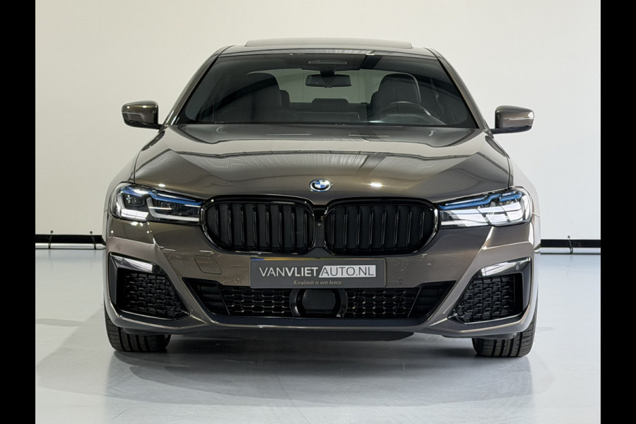 BMW 5 Serie 530e M SPORT EDITION PLUS Schuifdak / Head Up / Leder  / Laser