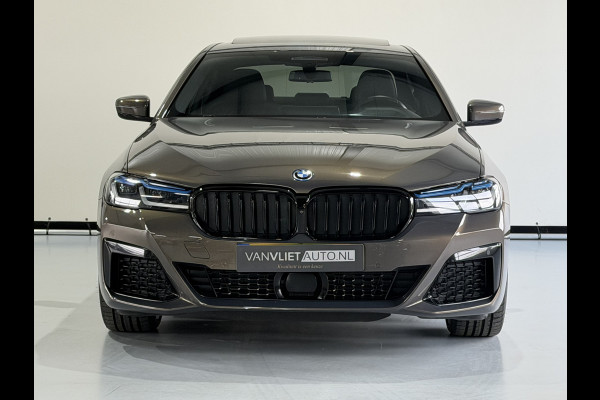 BMW 5 Serie 530e M SPORT EDITION PLUS Schuifdak / Head Up / Leder  / Laser