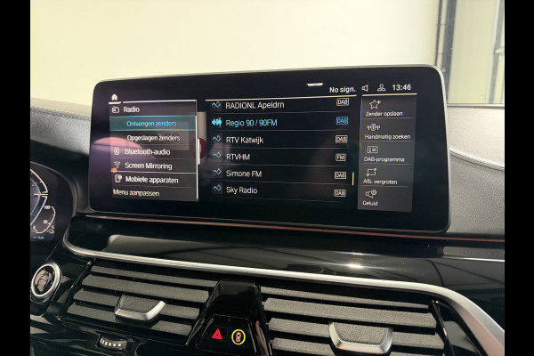 BMW 5 Serie 530e M SPORT EDITION PLUS Schuifdak / Head Up / Leder  / Laser