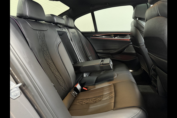 BMW 5 Serie 530e M SPORT EDITION PLUS Schuifdak / Head Up / Leder  / Laser