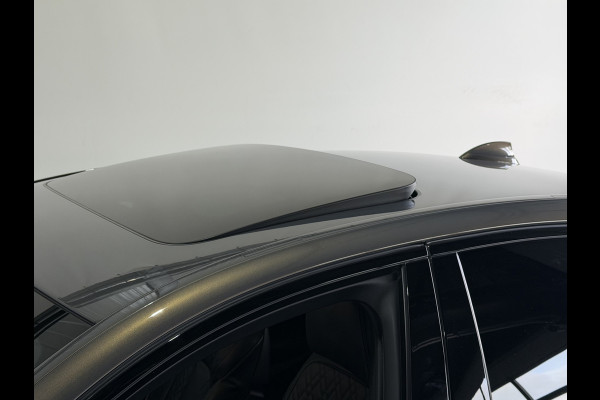 BMW 5 Serie 530e M SPORT EDITION PLUS Schuifdak / Head Up / Leder  / Laser