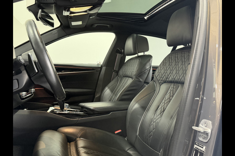 BMW 5 Serie 530e M SPORT EDITION PLUS Schuifdak / Head Up / Leder  / Laser