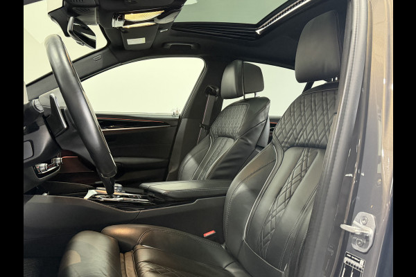 BMW 5 Serie 530e M SPORT EDITION PLUS Schuifdak / Head Up / Leder  / Laser