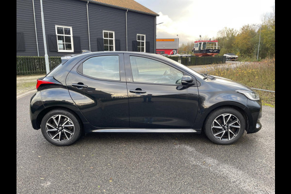 Toyota Yaris 1.5 Hybrid Team Deutschland |Airco ECC Navigatie Parkeercamera |