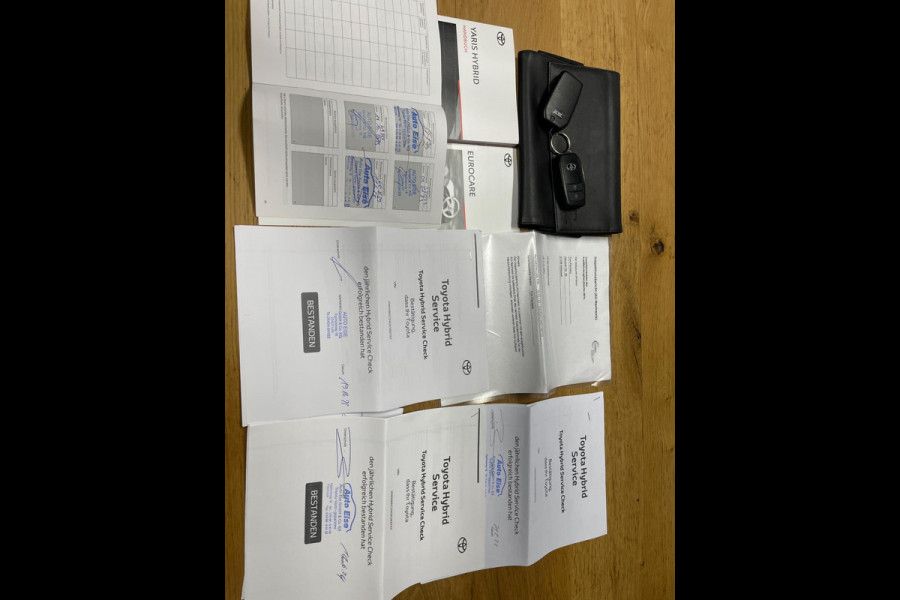 Toyota Yaris 1.5 Hybrid Team Deutschland |Airco ECC Navigatie Parkeercamera |