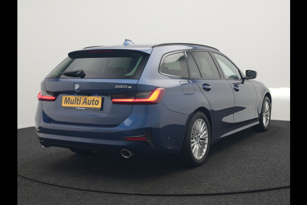 BMW 3 Serie Touring 320e Sportline Plug In Hybrid 204pk Dealer O.H PHEV | Trekhaak Af Fabriek | Panodak | Laser LED | Head Up | 360 Camera | Lederen Sportstoelen Verwarmd | Keyless | Navigatie | Blis | Virtual | DAB |