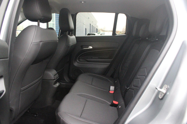 Jeep Avenger 1.2 110PK e-Hybrid SUMMIT | STOEL/VOORRUIT VERWARMING | DRAADLOZE APPLE CARPLAY/ANDROID AUTO | NAVIGATIE | ACHETRUITRIJ CAMERA | KEYLESS ENTRY/START | PARKEERSENSOREN VOOR EN ACHTER | ELEKTRISCH BEDIENBARE ACHTERKLEP | VERWARMBARE VOORRUIT/VOORSTOELEN | 18" LICHTMETALEN VELGEN | ADAPTIVE CRUISE CONTROL | DODEHOEK DETECTIE | JBL AUDIO SYSTEM |