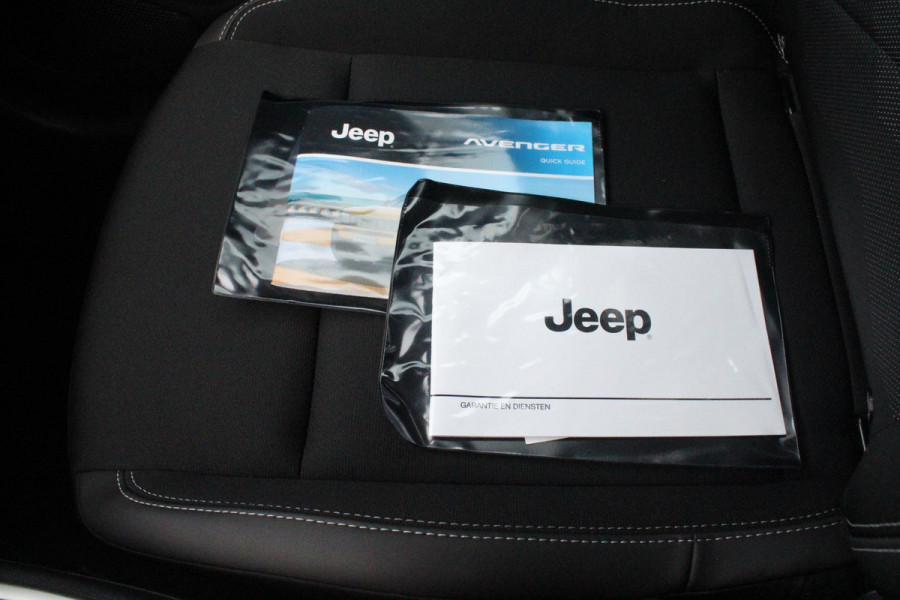 Jeep Avenger 1.2 110PK e-Hybrid SUMMIT | STOEL/VOORRUIT VERWARMING | DRAADLOZE APPLE CARPLAY/ANDROID AUTO | NAVIGATIE | ACHETRUITRIJ CAMERA | KEYLESS ENTRY/START | PARKEERSENSOREN VOOR EN ACHTER | ELEKTRISCH BEDIENBARE ACHTERKLEP | VERWARMBARE VOORRUIT/VOORSTOELEN | 18" LICHTMETALEN VELGEN | ADAPTIVE CRUISE CONTROL | DODEHOEK DETECTIE | JBL AUDIO SYSTEM |