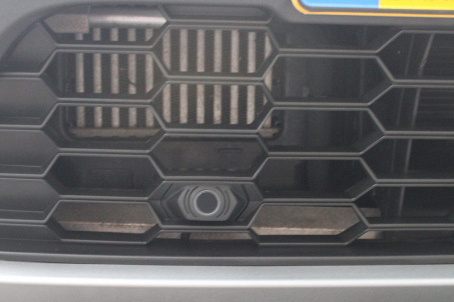 Jeep Avenger 1.2 110PK e-Hybrid SUMMIT | STOEL/VOORRUIT VERWARMING | DRAADLOZE APPLE CARPLAY/ANDROID AUTO | NAVIGATIE | ACHETRUITRIJ CAMERA | KEYLESS ENTRY/START | PARKEERSENSOREN VOOR EN ACHTER | ELEKTRISCH BEDIENBARE ACHTERKLEP | VERWARMBARE VOORRUIT/VOORSTOELEN | 18" LICHTMETALEN VELGEN | ADAPTIVE CRUISE CONTROL | DODEHOEK DETECTIE | JBL AUDIO SYSTEM |