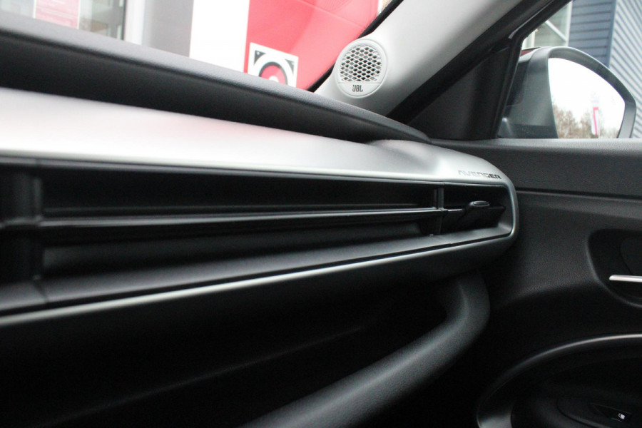 Jeep Avenger 1.2 110PK e-Hybrid SUMMIT | STOEL/VOORRUIT VERWARMING | DRAADLOZE APPLE CARPLAY/ANDROID AUTO | NAVIGATIE | ACHETRUITRIJ CAMERA | KEYLESS ENTRY/START | PARKEERSENSOREN VOOR EN ACHTER | ELEKTRISCH BEDIENBARE ACHTERKLEP | VERWARMBARE VOORRUIT/VOORSTOELEN | 18" LICHTMETALEN VELGEN | ADAPTIVE CRUISE CONTROL | DODEHOEK DETECTIE | JBL AUDIO SYSTEM |
