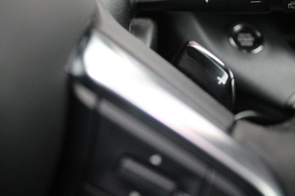 Jeep Avenger 1.2 110PK e-Hybrid SUMMIT | STOEL/VOORRUIT VERWARMING | DRAADLOZE APPLE CARPLAY/ANDROID AUTO | NAVIGATIE | ACHETRUITRIJ CAMERA | KEYLESS ENTRY/START | PARKEERSENSOREN VOOR EN ACHTER | ELEKTRISCH BEDIENBARE ACHTERKLEP | VERWARMBARE VOORRUIT/VOORSTOELEN | 18" LICHTMETALEN VELGEN | ADAPTIVE CRUISE CONTROL | DODEHOEK DETECTIE | JBL AUDIO SYSTEM |