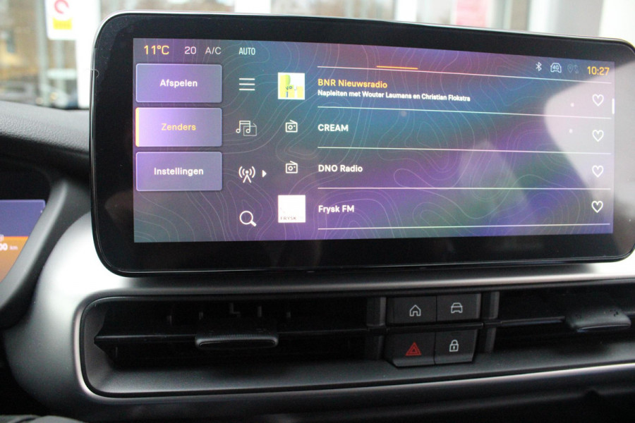 Jeep Avenger 1.2 110PK e-Hybrid SUMMIT | STOEL/VOORRUIT VERWARMING | DRAADLOZE APPLE CARPLAY/ANDROID AUTO | NAVIGATIE | ACHETRUITRIJ CAMERA | KEYLESS ENTRY/START | PARKEERSENSOREN VOOR EN ACHTER | ELEKTRISCH BEDIENBARE ACHTERKLEP | VERWARMBARE VOORRUIT/VOORSTOELEN | 18" LICHTMETALEN VELGEN | ADAPTIVE CRUISE CONTROL | DODEHOEK DETECTIE | JBL AUDIO SYSTEM |