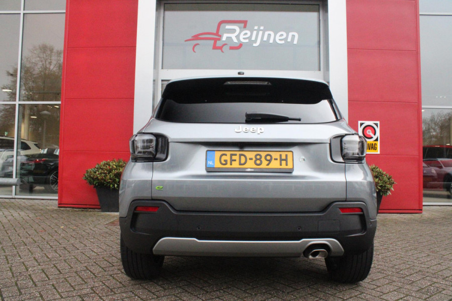 Jeep Avenger 1.2 110PK e-Hybrid SUMMIT | STOEL/VOORRUIT VERWARMING | DRAADLOZE APPLE CARPLAY/ANDROID AUTO | NAVIGATIE | ACHETRUITRIJ CAMERA | KEYLESS ENTRY/START | PARKEERSENSOREN VOOR EN ACHTER | ELEKTRISCH BEDIENBARE ACHTERKLEP | VERWARMBARE VOORRUIT/VOORSTOELEN | 18" LICHTMETALEN VELGEN | ADAPTIVE CRUISE CONTROL | DODEHOEK DETECTIE | JBL AUDIO SYSTEM |
