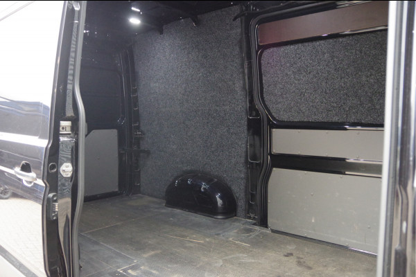 Volkswagen Crafter 35 2.0 TDI L3H3 177PK AUT. 2X SCHUIFDEUR, LED, LEDER, TREKHAAK, ZONNEKLEP LED, CAMERA, CRUISE, NAVI, AIRCO