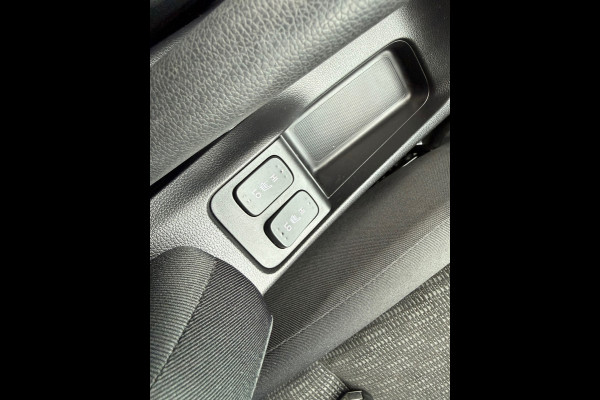 Honda Jazz 1.3 i-VTEC Comfort - Automaat - Navi - Parkeerhulp- Org.NL