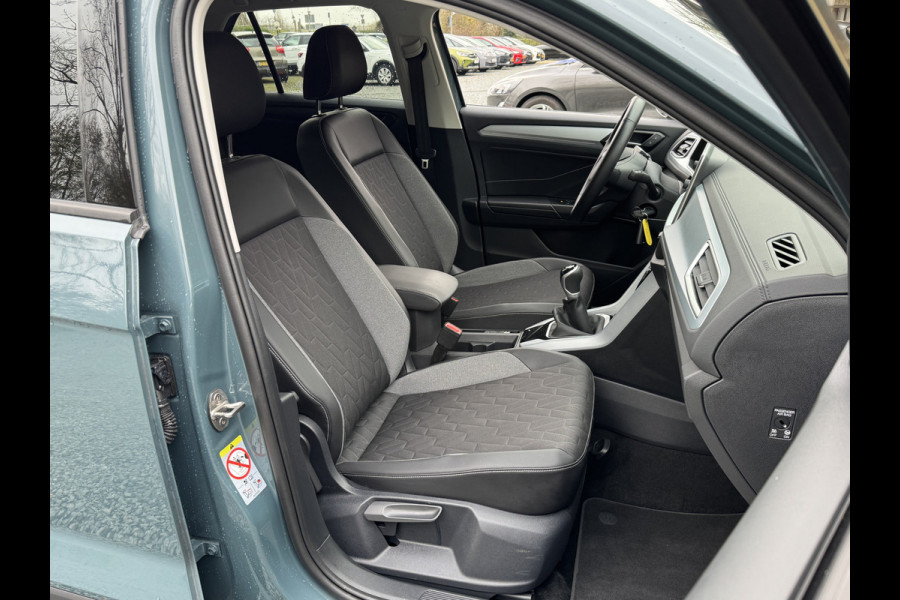 Volkswagen T-Roc TSI 115PK LIFE NAVI/CARPLAY/SIDE-ASSIST