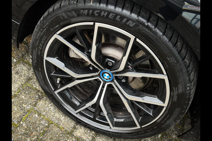 BMW 5 Serie Touring 530e Business Edition Plus M-Sport|Panorama|Trekhaak|Stoel/stuurverwarming