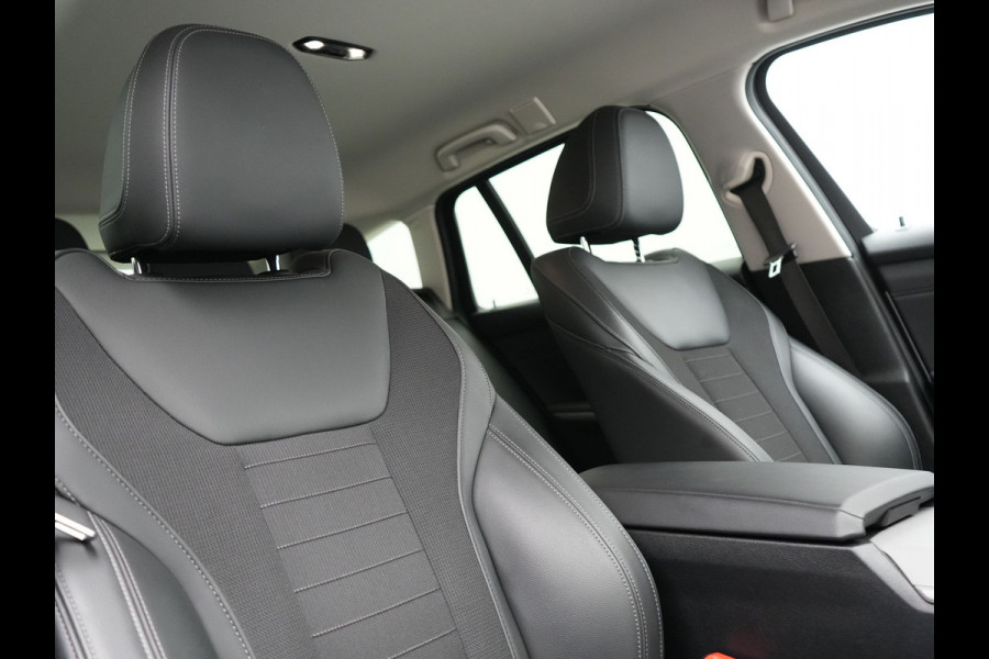 BMW 3 Serie Touring 330e Plug In Hybrid 293pk Dealer O.H PHEV | Cruise Control | Apple Carplay | Lederen Sportstoelen Verwarmd | Navigatie | Virtual | DAB |