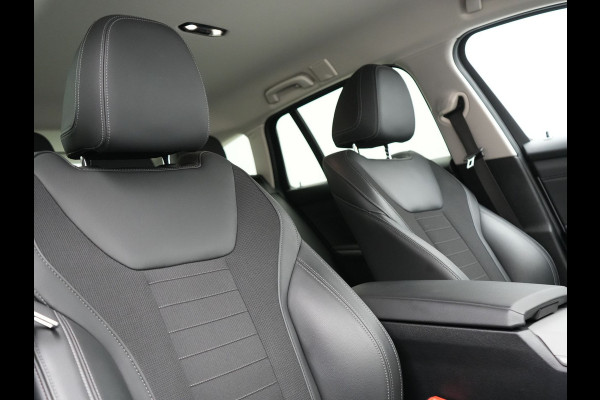BMW 3 Serie Touring 330e Plug In Hybrid 293pk Dealer O.H PHEV | Cruise Control | Apple Carplay | Lederen Sportstoelen Verwarmd | Navigatie | Virtual | DAB |