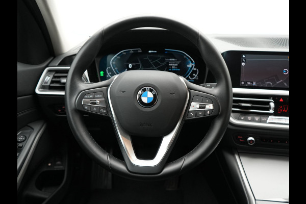 BMW 3 Serie Touring 330e Plug In Hybrid 293pk Dealer O.H PHEV | Cruise Control | Apple Carplay | Lederen Sportstoelen Verwarmd | Navigatie | Virtual | DAB |