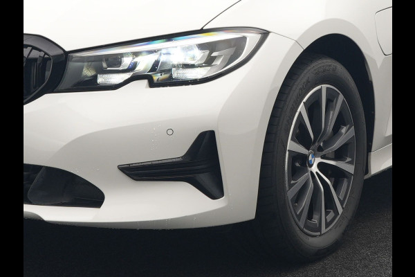 BMW 3 Serie Touring 330e Plug In Hybrid 293pk Dealer O.H PHEV | Cruise Control | Apple Carplay | Lederen Sportstoelen Verwarmd | Navigatie | Virtual | DAB |