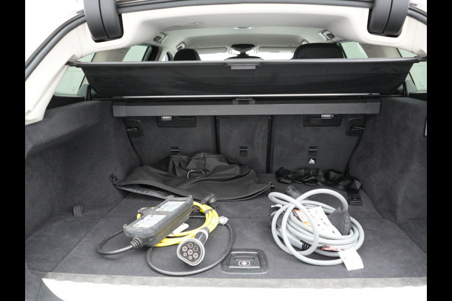BMW 3 Serie Touring 330e Plug In Hybrid 293pk Dealer O.H PHEV | Cruise Control | Apple Carplay | Lederen Sportstoelen Verwarmd | Navigatie | Virtual | DAB |
