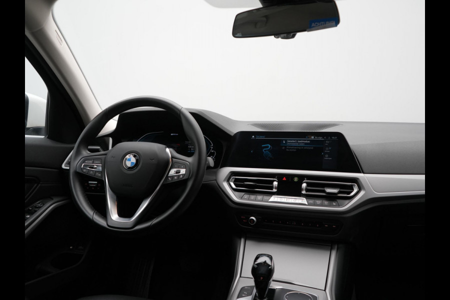 BMW 3 Serie Touring 330e Plug In Hybrid 293pk Dealer O.H PHEV | Cruise Control | Apple Carplay | Lederen Sportstoelen Verwarmd | Navigatie | Virtual | DAB |