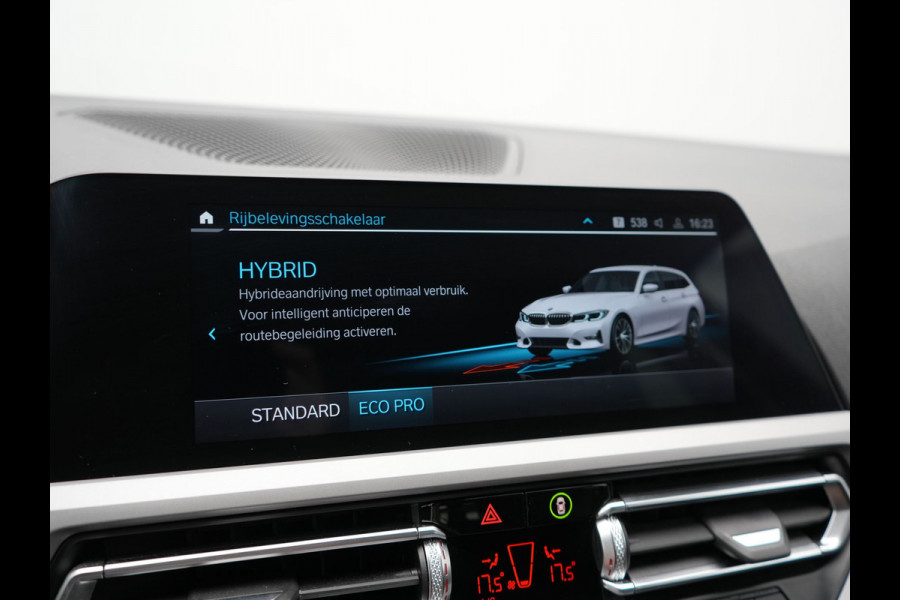 BMW 3 Serie Touring 330e Plug In Hybrid 293pk Dealer O.H PHEV | Cruise Control | Apple Carplay | Lederen Sportstoelen Verwarmd | Navigatie | Virtual | DAB |